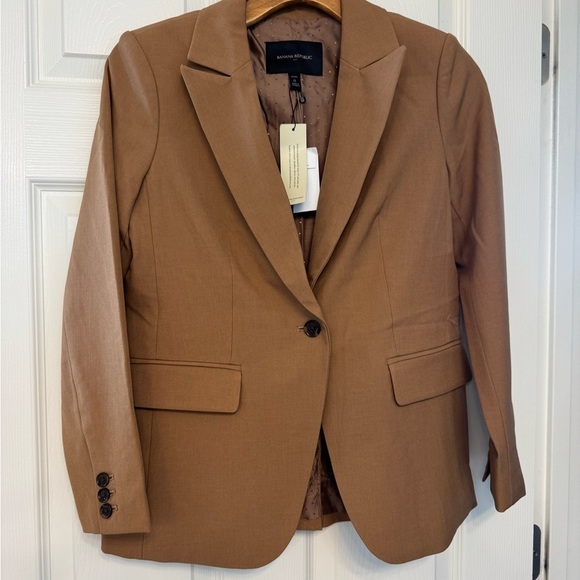 Brown Women's Blazer by Banana Republic 🪴price firm🪴 - Picture 3 of 9